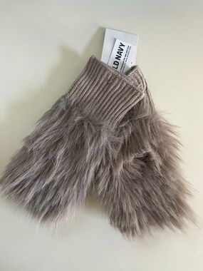 Old Navy Taupe Faux Fur Fingerless Gloves